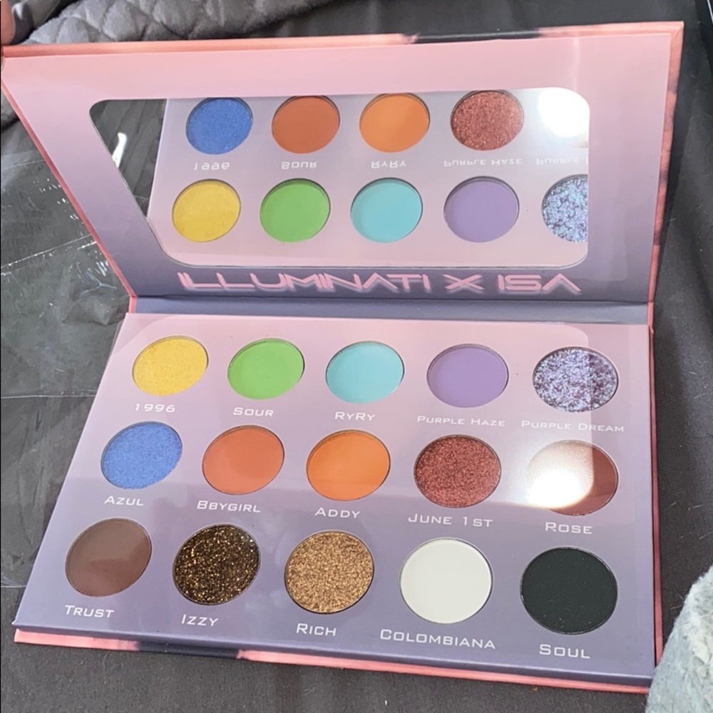 New Illuminati X ISA Glam Palette